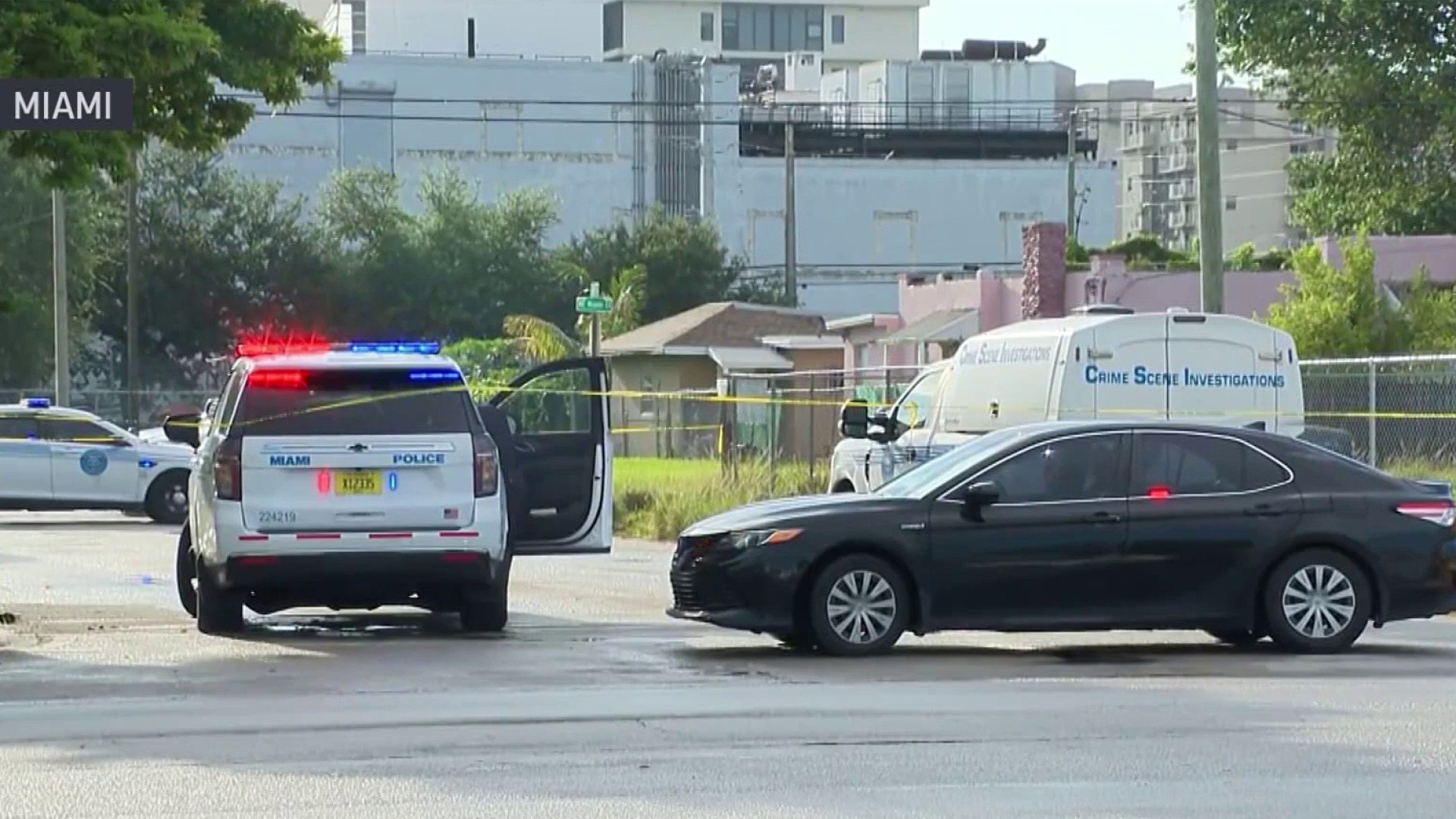Man stabbed, wallet taken during armed robbery in Miami, police say