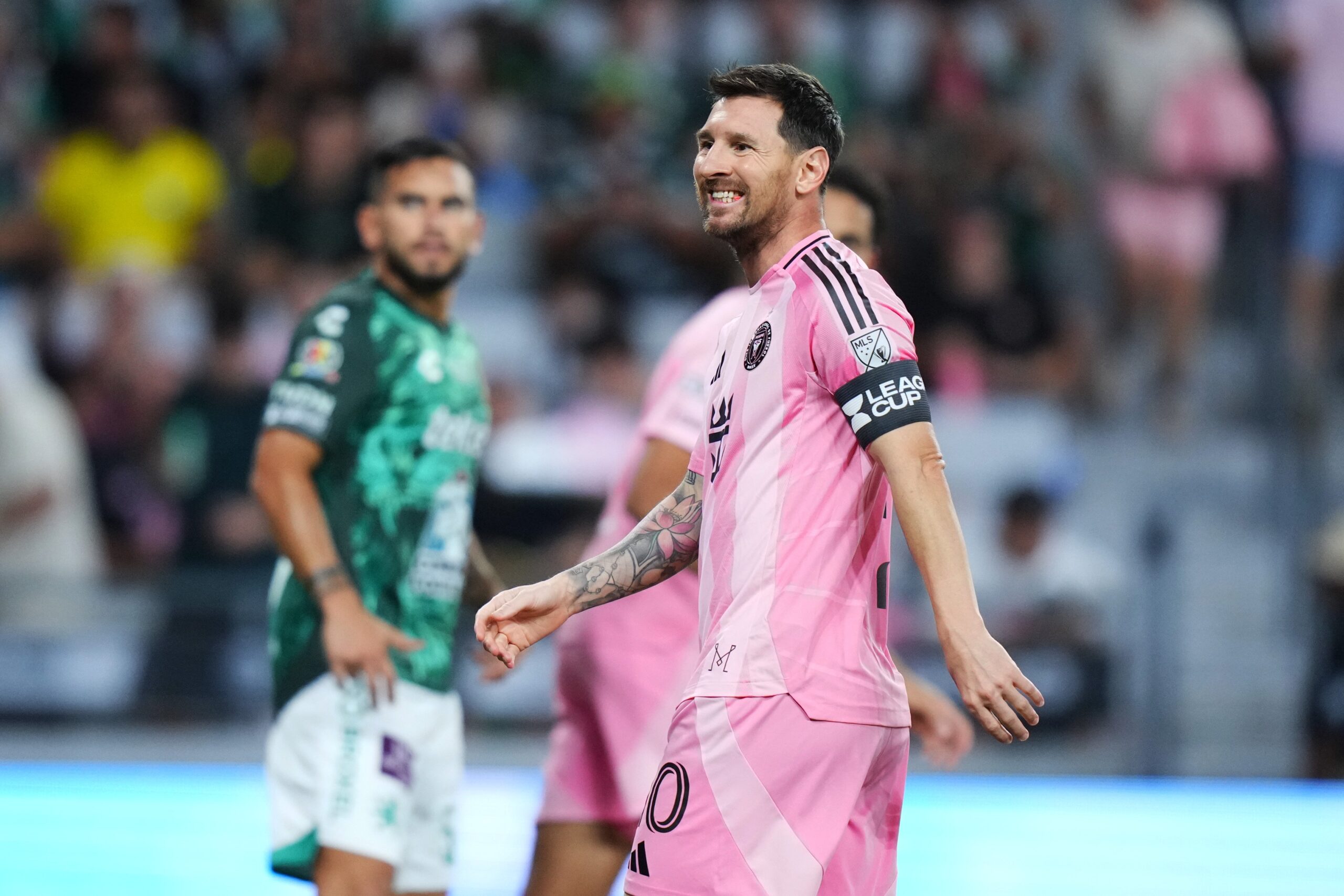 Fans cheered for surprise return of Messi during Inter Miami’s game against Club León 