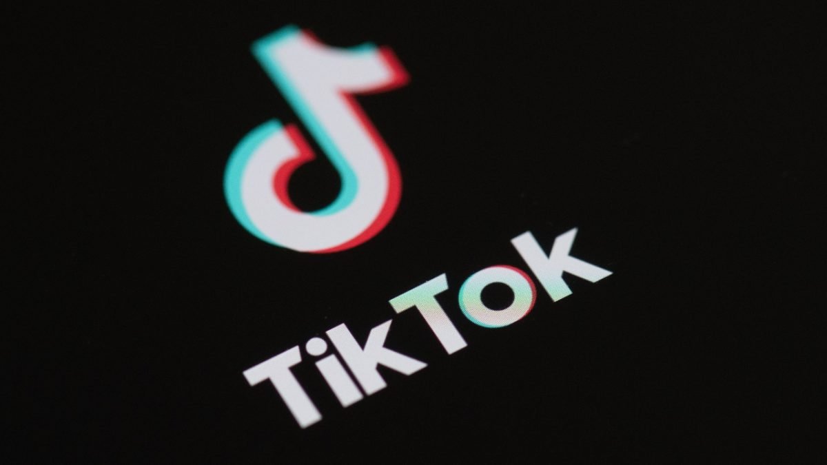 TikTok argument led to Miami shooting that left woman hurt, another arrested, cops say 